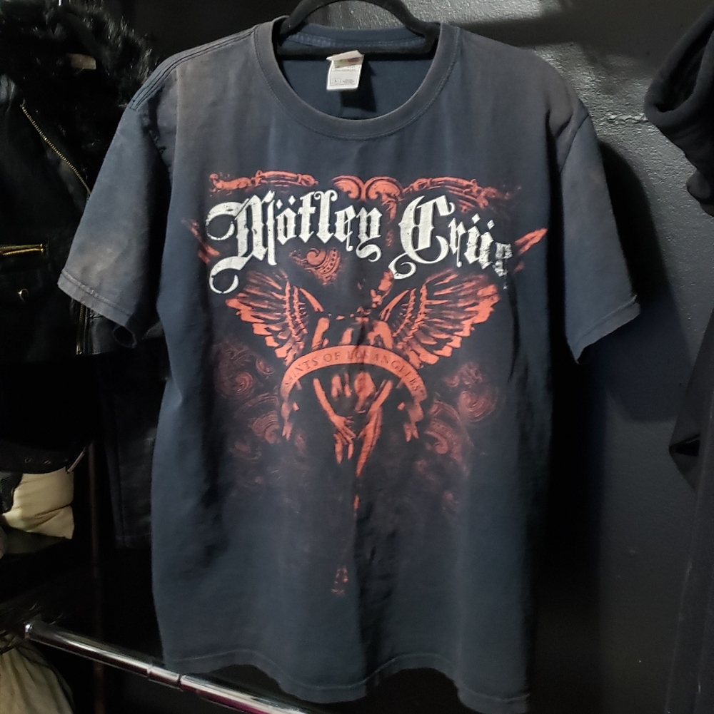 Motley Crue Saints of Los Angeles Graphic Tee | Distressed Faded Band Shirt | L